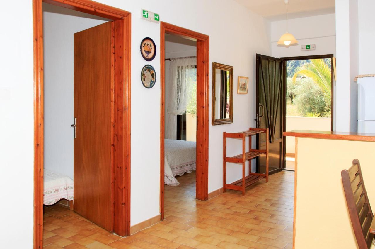 Aparthotel Emi House à Vourvourou Extérieur photo