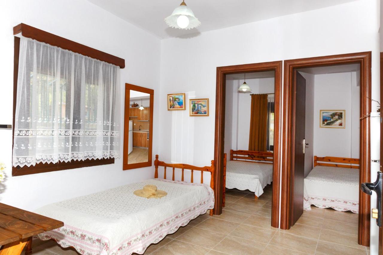 Aparthotel Emi House à Vourvourou Extérieur photo