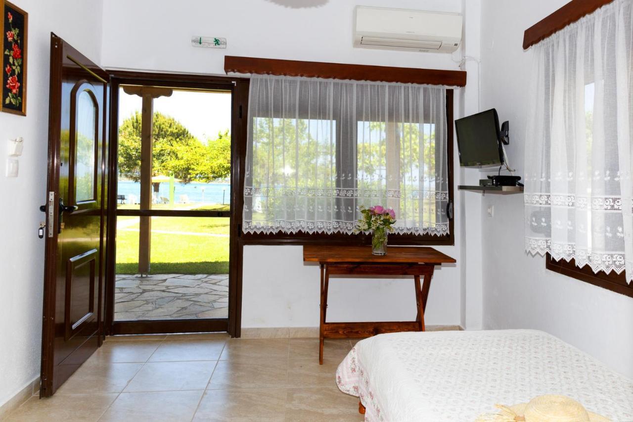 Aparthotel Emi House à Vourvourou Extérieur photo