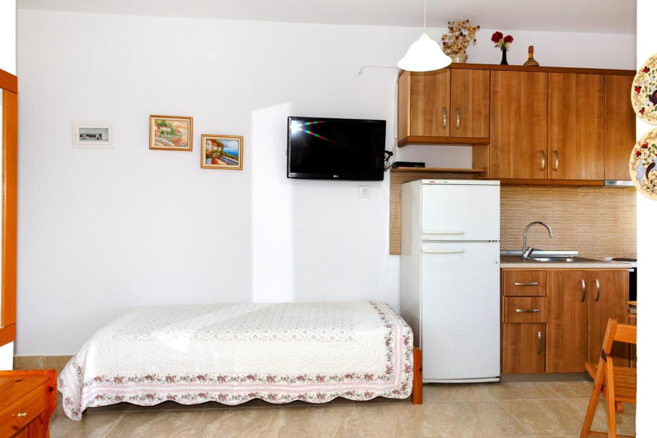 Aparthotel Emi House à Vourvourou Extérieur photo