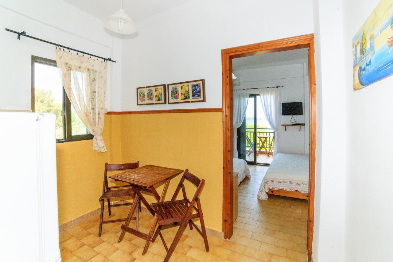 Aparthotel Emi House à Vourvourou Extérieur photo